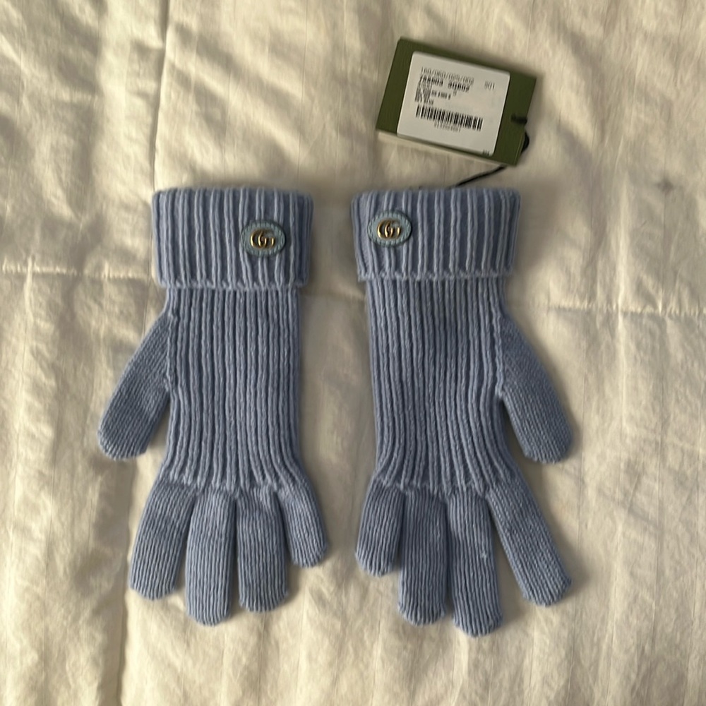 Gucci knit gloves